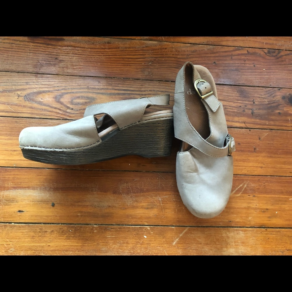 Tan dansko wedges